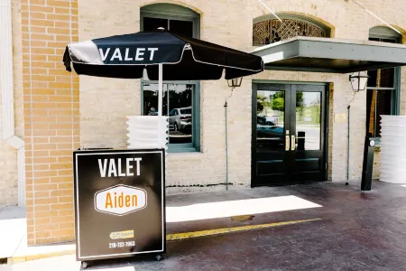 Aiden San Antonio Riverwalk Отели рядом с достопримечательностью «Сан-Антонио Ботаникал Гарден»