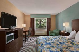 Baymont by Wyndham Latham Albany Airport