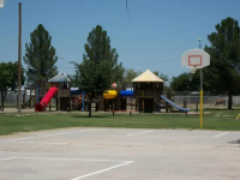 แฮมป์ตันอินน์ เปกอส