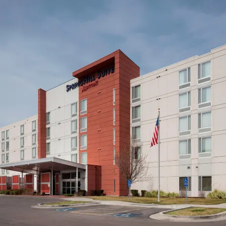 SpringHill Suites Salt Lake City Airport Отели рядом с Аэропорт Солт-Лейк-Сити