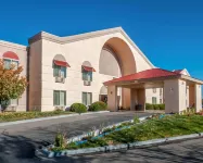 Quality Inn & Suites Farmington Hotels in Farmington