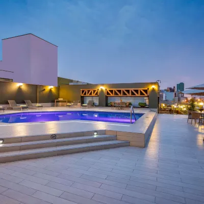 Sonesta Hotel El Olivar Lima サン・イシドロ周辺のホテル