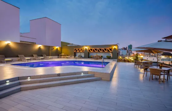 愛爾歐裏瓦索尼斯塔酒店