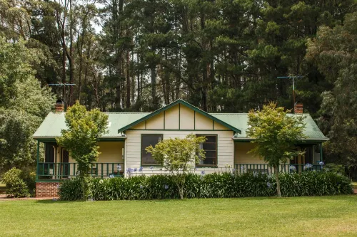 Federation Gardens & Possums Hideaway Hotels in Blackheath