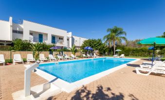 Luxury Holiday Home with Swimming Pool in Torre Lapillo No4684