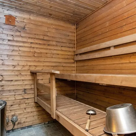 Pökkömaja b