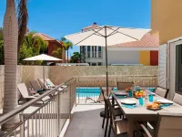 Curie - Private Pools