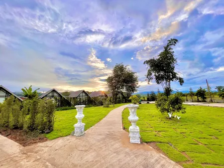 Chalong Kanya Resort Отели рядом с достопримечательностью «Wat Pu Kha»