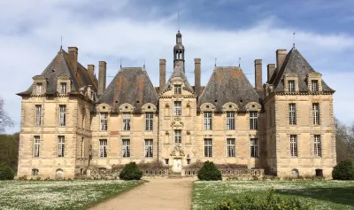 Chateau de Saint Loup Guest House