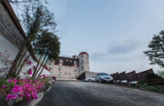 高山頂部自助入住汽車旅館