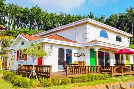 Boryeong (Muchangpo) Sketchbook at Afternoon Pension Отели в г. Порён