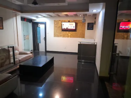 Hotel Poddar Regency