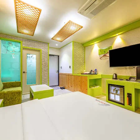 Buan Gyeokpo Some Hotel Отели рядом с достопримечательностью «Храм Нэсоса»