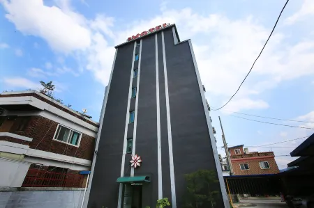 Dongducheon Rose Motel Отели в г. Тондучхон