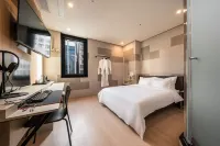 Hwaseong Hotel and You - ที่มีที่จอดรถ