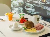 B&B HOTEL Düsseldorf City-Süd - sarapan