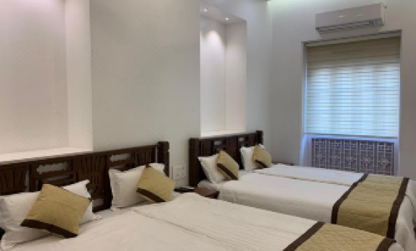 The Carlton Hotel - Housity
