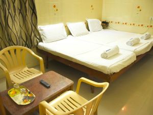 Hotel Govind Heights