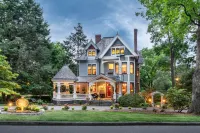 The 1899 Wright Inn & Carriage House