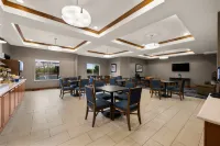 Holiday Inn Express & Suites LIMON I-70 (EX 359) by IHG - فطور