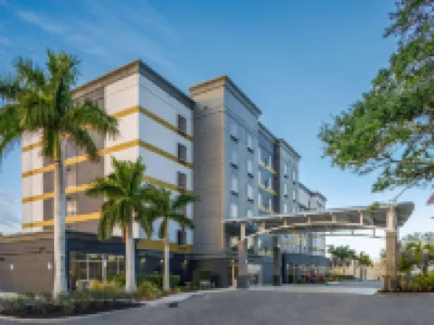 ダブルツリー by ヒルトンサラソタブレイデントン空港 マナティのホテル