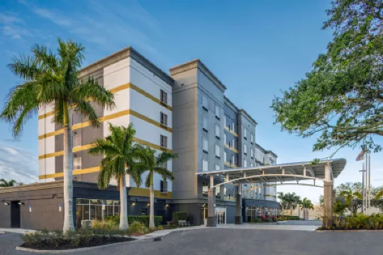 DoubleTree by Hilton Sarasota Bradenton Airport