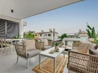 Sanders Only - Lovely 1-Bdr Apt with Two Balconies