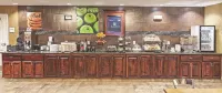 迪金森拉昆塔温德姆套房酒店 - 早餐