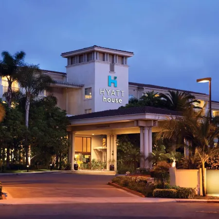Hyatt House San Diego Sorrento Mesa Отели рядом с достопримечательностью «Институт Солк»