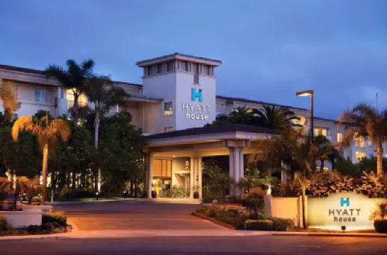 Hyatt House San Diego Sorrento Mesa Hotel berhampiran Pantai Black