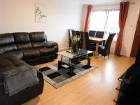 Two Bed Apt, on Quiet Cul-De-Sac, Fab Location