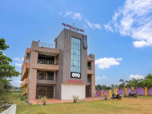 OYO Mountain View Lodge and Guest House