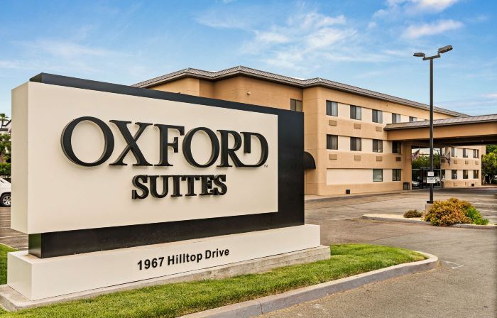Oxford Suites Redding