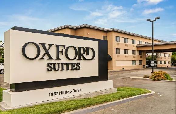 雷丁牛津套房酒店