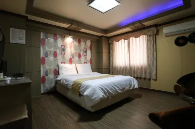 Taebaek Sun Hotels near Geomnyongso Pond