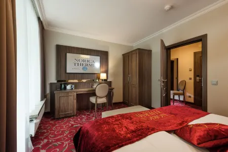 Hotel Norica - Thermenhotels Gastein Mit Dem Bademantel Direkt in Die Therme