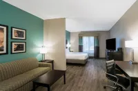 La Quinta Inn & Suites by Wyndham Lebanon - parking