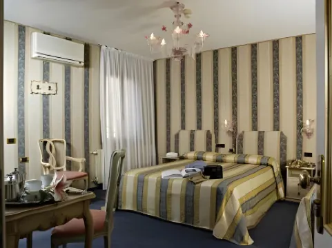 Hotel Castello Отели рядом с достопримечательностью «Церковь Святых Апостолов»