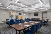 Holiday Inn Express & Suites Terre Haute
