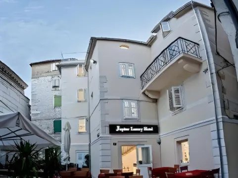 木星豪華酒店