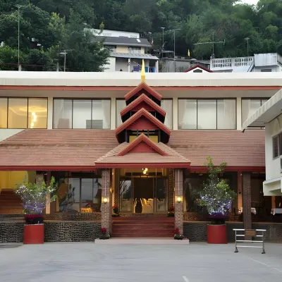 皮亞波恩山樂園飯店 湄賽市場附近的飯店