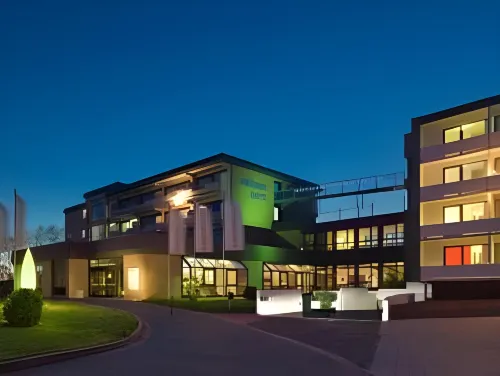 Salinenparc Design Budget Hotel - piscina