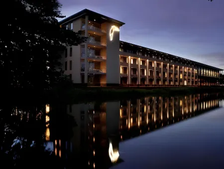 Van der Valk Hotel Sneek Отели в г. Tersoal