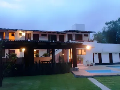 엘 아르코 호텔 El Arco 호텔