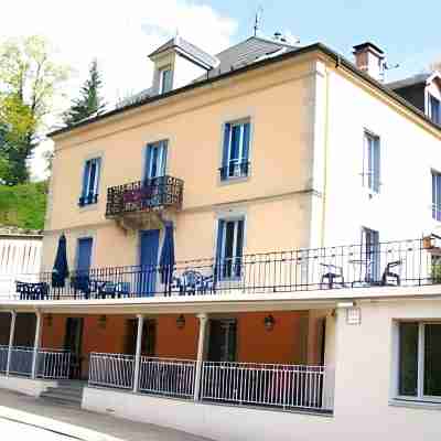 Aux Studios du Parc Hotel Exterior