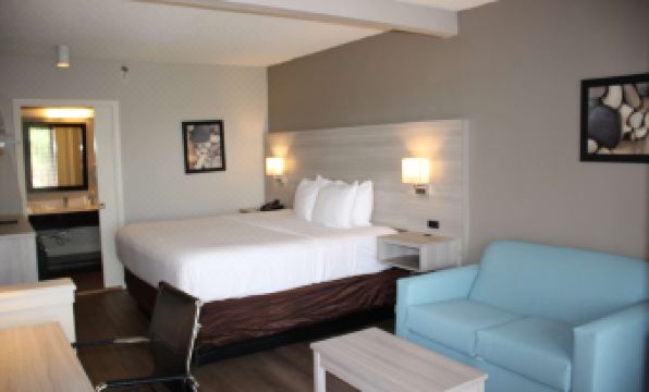 Boca Suites Deerfield Beach, SureStay Collection by BW