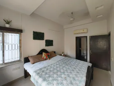 Calcutta Backpackers Hotels near Muchisa Smashan Kali Temple