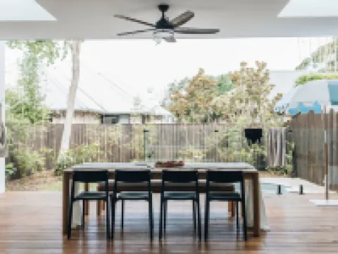 Rubus Blue, Berry - by Linnaeus Collection โรงแรมในBerry