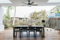 Rubus Blue, Berry - by Linnaeus Collection Hotels in Berry