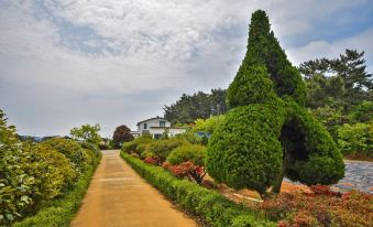Taean Mongsan Four Opera House Pension